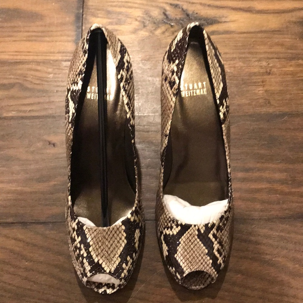 Printed Peep-Toe Pumps